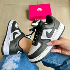 Tênis Nike Air Force Panda