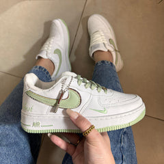 Tênis Nike Air Force Grama Pingente 2.0